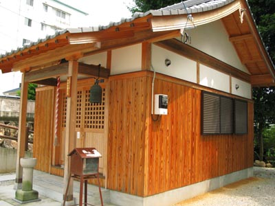 �y������33��A